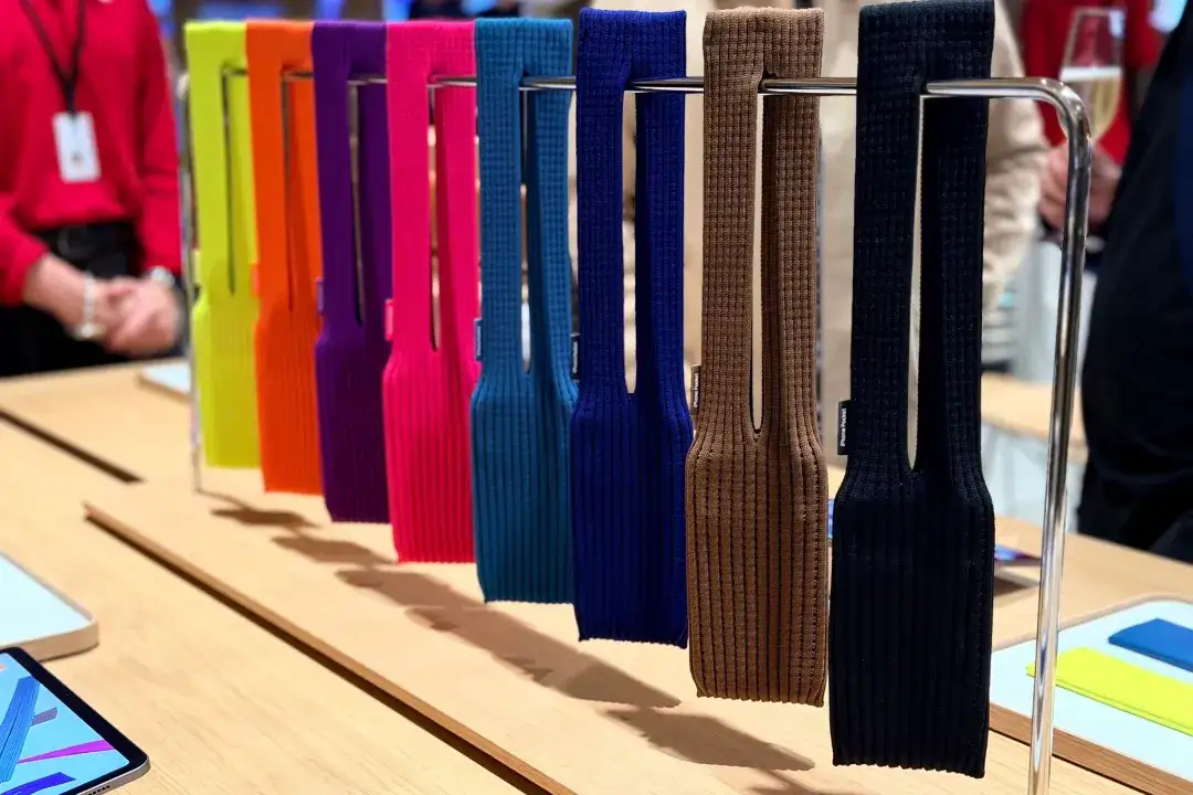 جوراب ۲۳۰ دلاری اپل؛ عجیبترین اکسسوری آیفون!