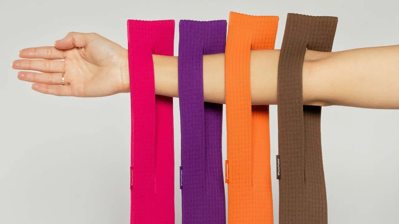 جوراب ۲۳۰ دلاری اپل؛ عجیب‌ترین اکسسوری آیفون!