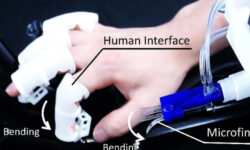با این انگشتان رباتیکی کوچک می‌توانید حشرات را غلغلک بدهید