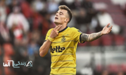 بیوگرافی دنیس اکرت